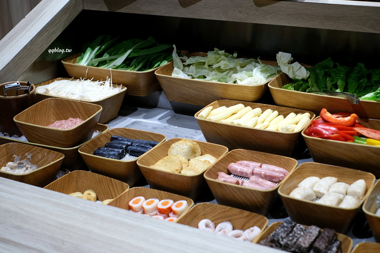 台中北屯︱有之和牛 鍋物放題@台中松竹店．平日午餐788元起就有澳洲和牛、蔬菜吧、飲料吃到飽，+99元還可以吃烤肉 @QQ的懶骨頭