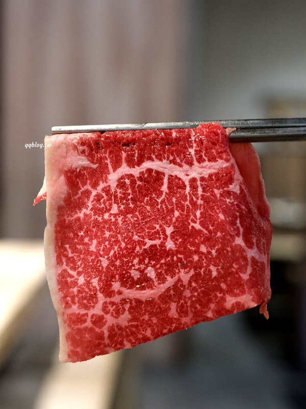 台中北屯︱有之和牛 鍋物放題@台中松竹店．平日午餐788元起就有澳洲和牛、蔬菜吧、飲料吃到飽，+99元還可以吃烤肉 @QQ的懶骨頭