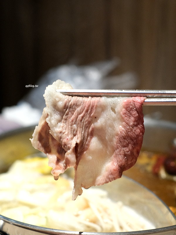 台中北屯︱有之和牛 鍋物放題@台中松竹店．平日午餐788元起就有澳洲和牛、蔬菜吧、飲料吃到飽，+99元還可以吃烤肉 @QQ的懶骨頭