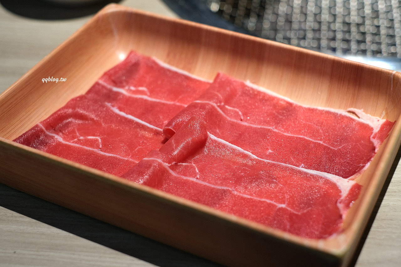 台中北屯︱有之和牛 鍋物放題@台中松竹店．平日午餐788元起就有澳洲和牛、蔬菜吧、飲料吃到飽，+99元還可以吃烤肉 @QQ的懶骨頭