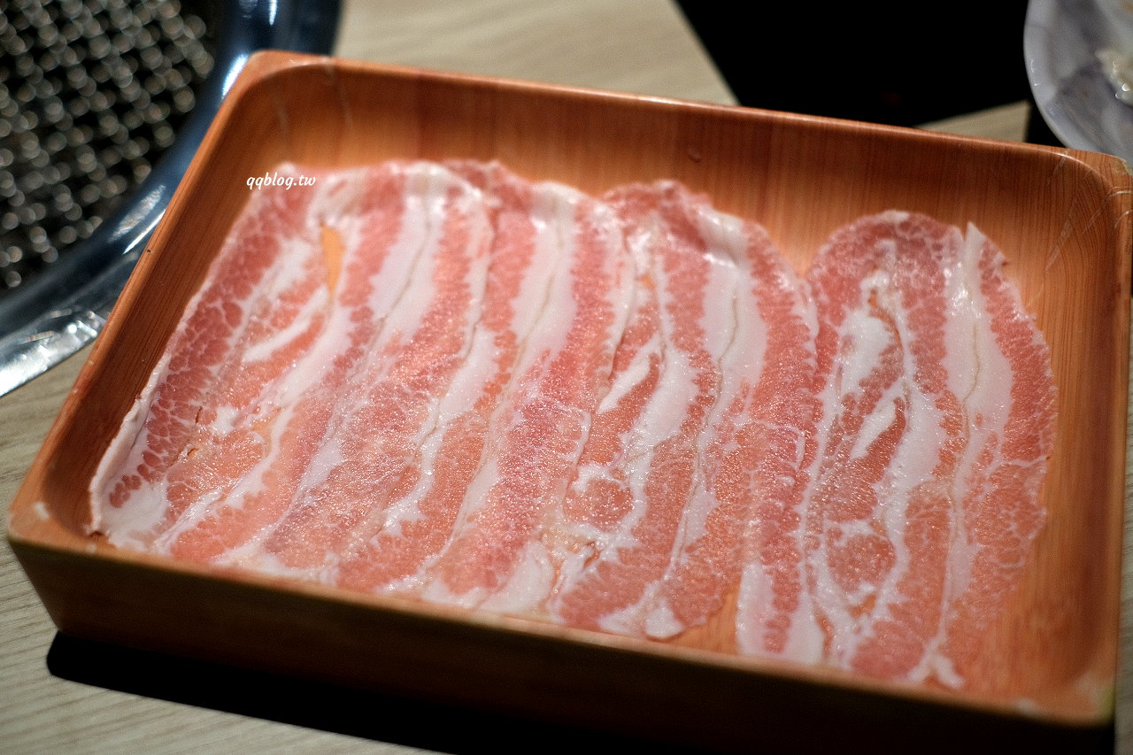 台中北屯︱有之和牛 鍋物放題@台中松竹店．平日午餐788元起就有澳洲和牛、蔬菜吧、飲料吃到飽，+99元還可以吃烤肉 @QQ的懶骨頭