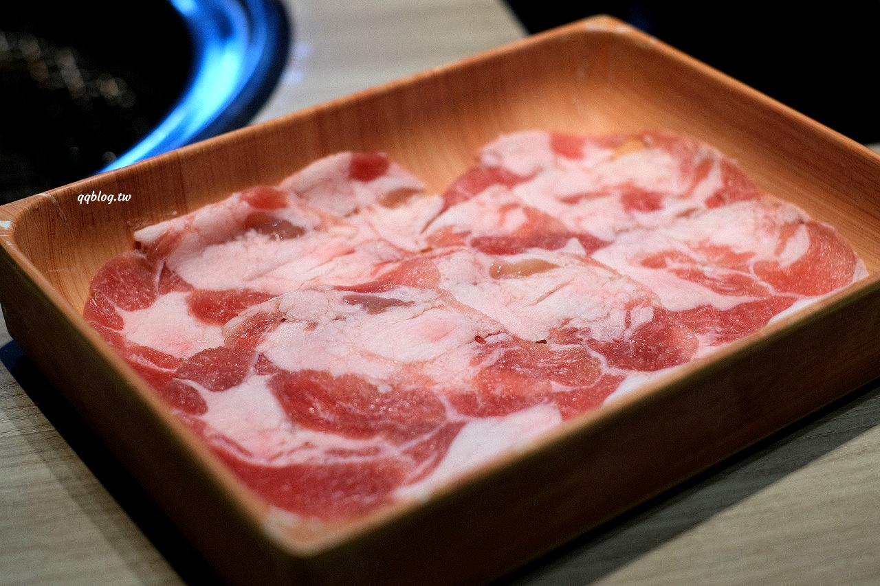 台中北屯︱有之和牛 鍋物放題@台中松竹店．平日午餐788元起就有澳洲和牛、蔬菜吧、飲料吃到飽，+99元還可以吃烤肉 @QQ的懶骨頭