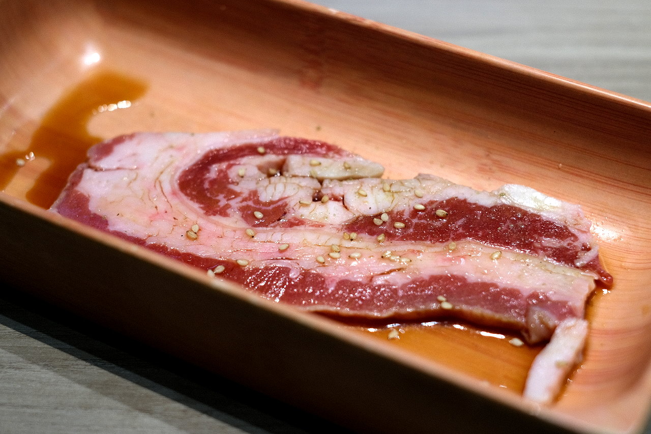 台中北屯︱有之和牛 鍋物放題@台中松竹店．平日午餐788元起就有澳洲和牛、蔬菜吧、飲料吃到飽，+99元還可以吃烤肉 @QQ的懶骨頭