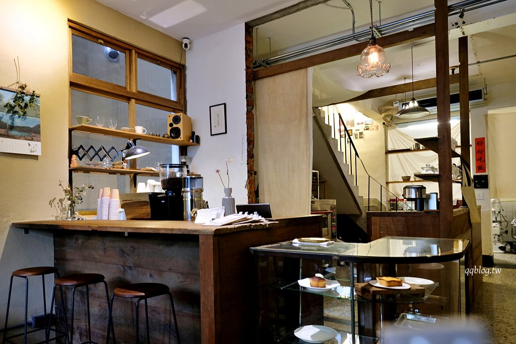 台中西區︱群島李季．從網路起家到現在有店面的老宅甜點，戚風蛋糕很推~ @QQ的懶骨頭