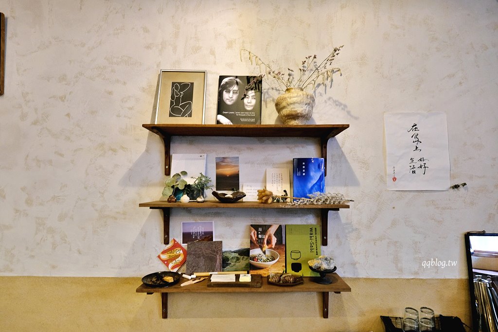 台中西區︱群島李季.從網路起家到現在有店面的老宅甜點,戚風蛋糕很推~ @QQ的懶骨頭 台中西區︱群島李季.從網路起家到現在有店面的老宅甜點,戚風蛋糕很推~ @QQ的懶骨頭