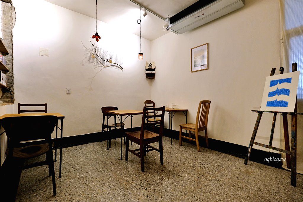 台中西區︱群島李季.從網路起家到現在有店面的老宅甜點,戚風蛋糕很推~ @QQ的懶骨頭 台中西區︱群島李季.從網路起家到現在有店面的老宅甜點,戚風蛋糕很推~ @QQ的懶骨頭