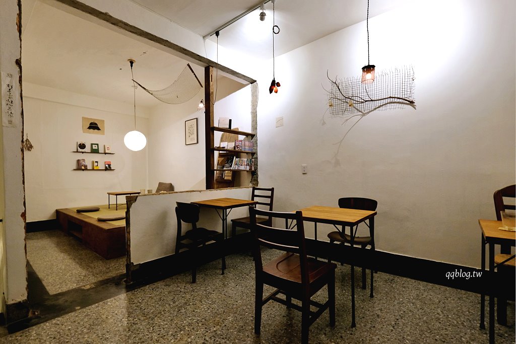 台中西區︱群島李季.從網路起家到現在有店面的老宅甜點,戚風蛋糕很推~ @QQ的懶骨頭 台中西區︱群島李季.從網路起家到現在有店面的老宅甜點,戚風蛋糕很推~ @QQ的懶骨頭