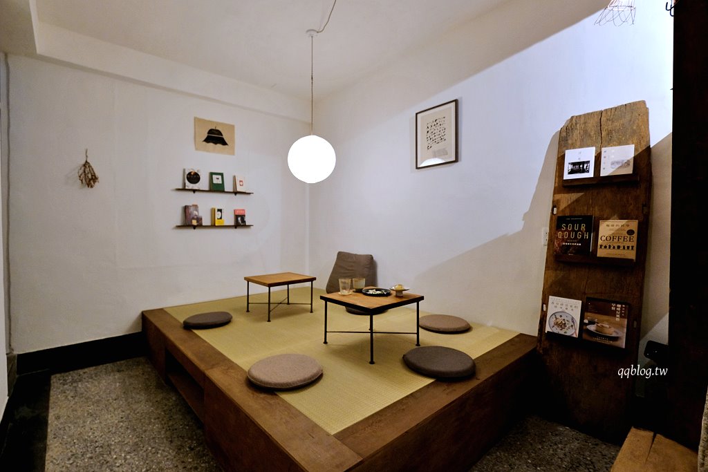 台中西區︱群島李季.從網路起家到現在有店面的老宅甜點,戚風蛋糕很推~ @QQ的懶骨頭 台中西區︱群島李季.從網路起家到現在有店面的老宅甜點,戚風蛋糕很推~ @QQ的懶骨頭