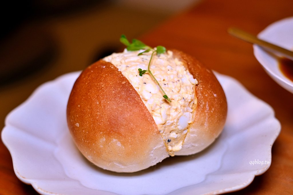 台中西區︱群島李季.從網路起家到現在有店面的老宅甜點,戚風蛋糕很推~ @QQ的懶骨頭 台中西區︱群島李季.從網路起家到現在有店面的老宅甜點,戚風蛋糕很推~ @QQ的懶骨頭