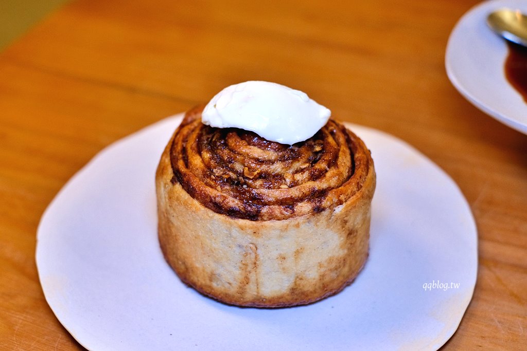 台中西區︱群島李季.從網路起家到現在有店面的老宅甜點,戚風蛋糕很推~ @QQ的懶骨頭 台中西區︱群島李季.從網路起家到現在有店面的老宅甜點,戚風蛋糕很推~ @QQ的懶骨頭