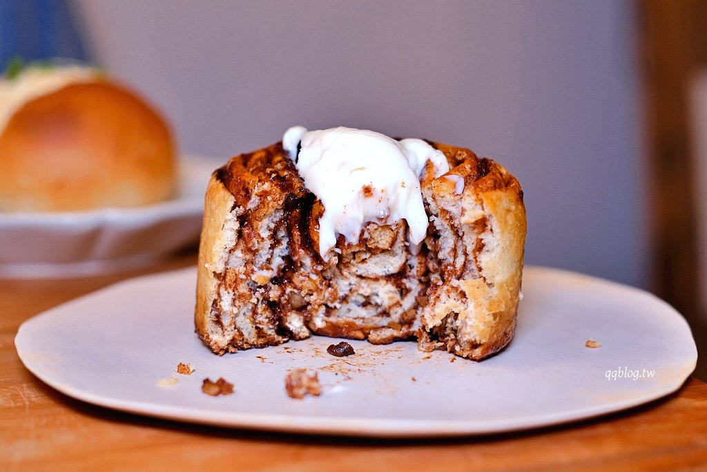 台中西區︱群島李季.從網路起家到現在有店面的老宅甜點,戚風蛋糕很推~ @QQ的懶骨頭 台中西區︱群島李季.從網路起家到現在有店面的老宅甜點,戚風蛋糕很推~ @QQ的懶骨頭