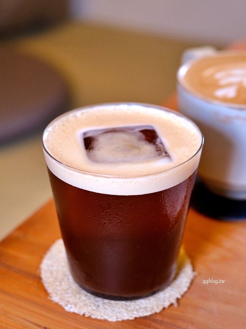 台中西區︱群島李季.從網路起家到現在有店面的老宅甜點,戚風蛋糕很推~ @QQ的懶骨頭 台中西區︱群島李季.從網路起家到現在有店面的老宅甜點,戚風蛋糕很推~ @QQ的懶骨頭