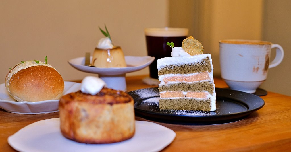 台中西區︱群島李季．從網路起家到現在有店面的老宅甜點，戚風蛋糕很推~ @QQ的懶骨頭