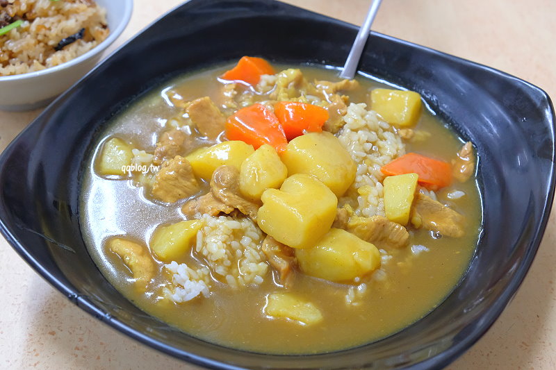 台中東勢︱一福味麵食館.油飯、排骨酥湯是招牌,晚來真的吃不到,東勢美食推薦 @QQ的懶骨頭 台中東勢︱一福味麵食館.油飯、排骨酥湯是招牌,晚來真的吃不到,東勢美食推薦 @QQ的懶骨頭