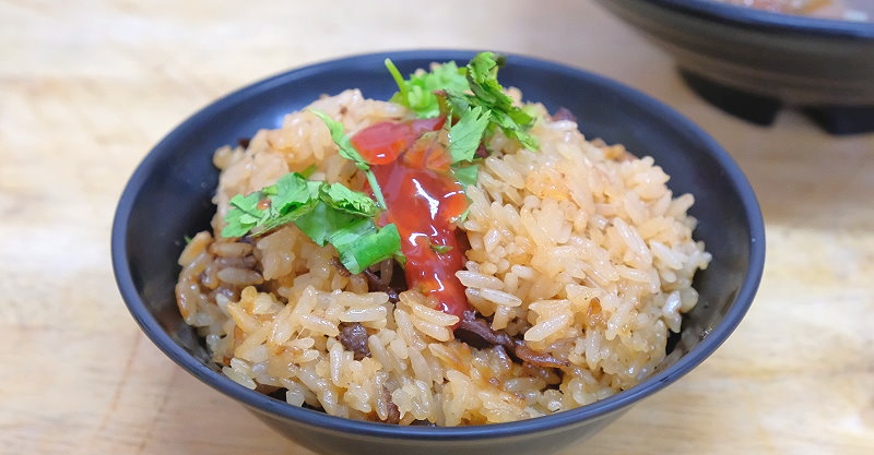 台中東勢︱一福味麵食館．油飯、排骨酥湯是招牌，晚來真的吃不到，東勢美食推薦 @QQ的懶骨頭