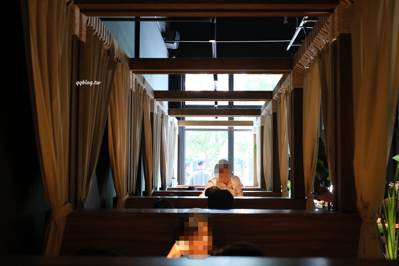 台中北屯︱泰滾 Rolling Thai 泰式火鍋．熱帶叢林風格很吸睛，一秒回到泰國，營業到凌晨2:00，夜貓子有宵夜可以啦 @QQ的懶骨頭