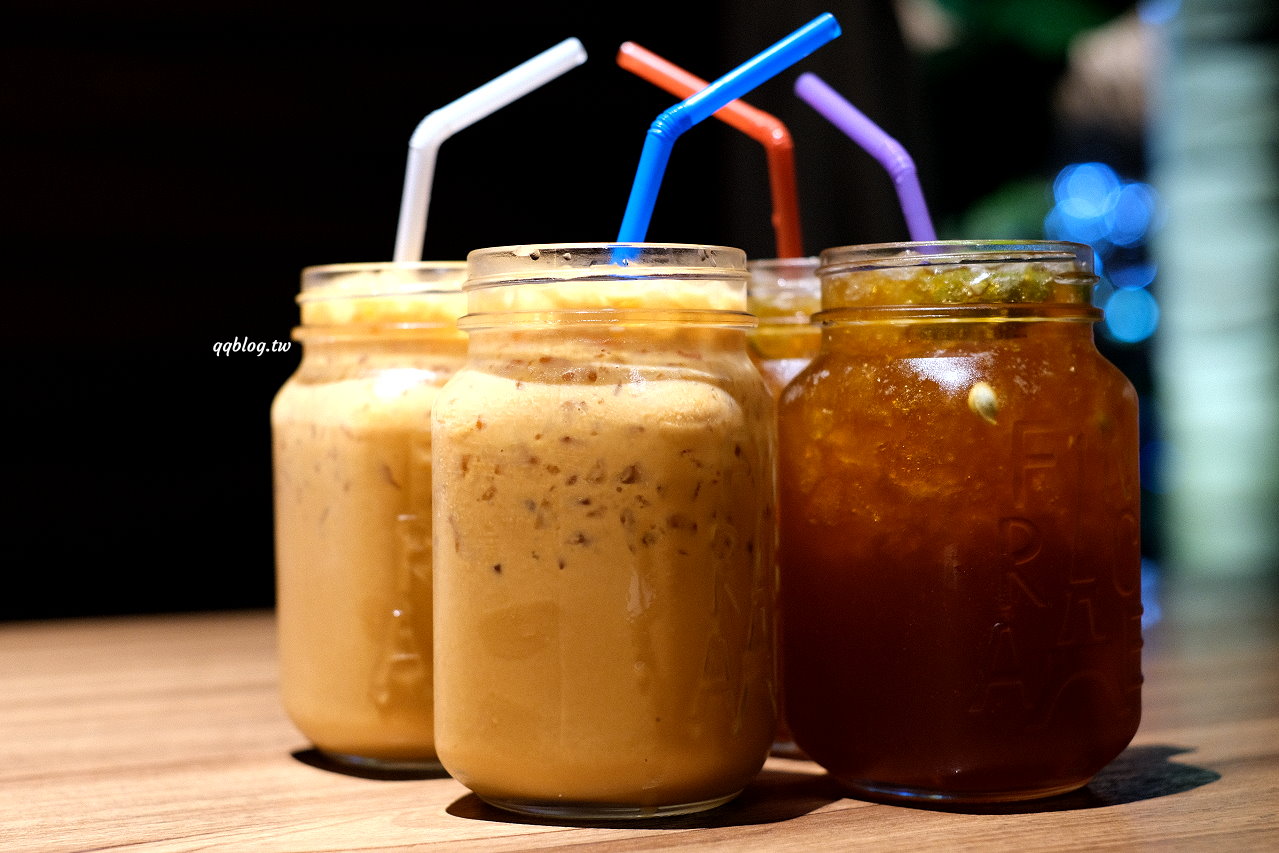 台中北屯︱泰滾 Rolling Thai 泰式火鍋．熱帶叢林風格很吸睛，一秒回到泰國，營業到凌晨2:00，夜貓子有宵夜可以啦 @QQ的懶骨頭