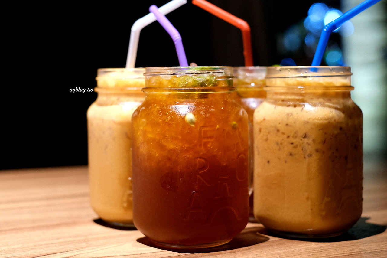 台中北屯︱泰滾 Rolling Thai 泰式火鍋．熱帶叢林風格很吸睛，一秒回到泰國，營業到凌晨2:00，夜貓子有宵夜可以啦 @QQ的懶骨頭