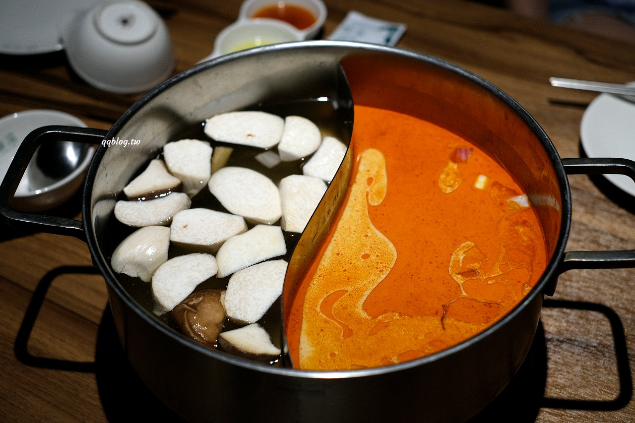 台中北屯︱泰滾 Rolling Thai 泰式火鍋．熱帶叢林風格很吸睛，一秒回到泰國，營業到凌晨2:00，夜貓子有宵夜可以啦 @QQ的懶骨頭