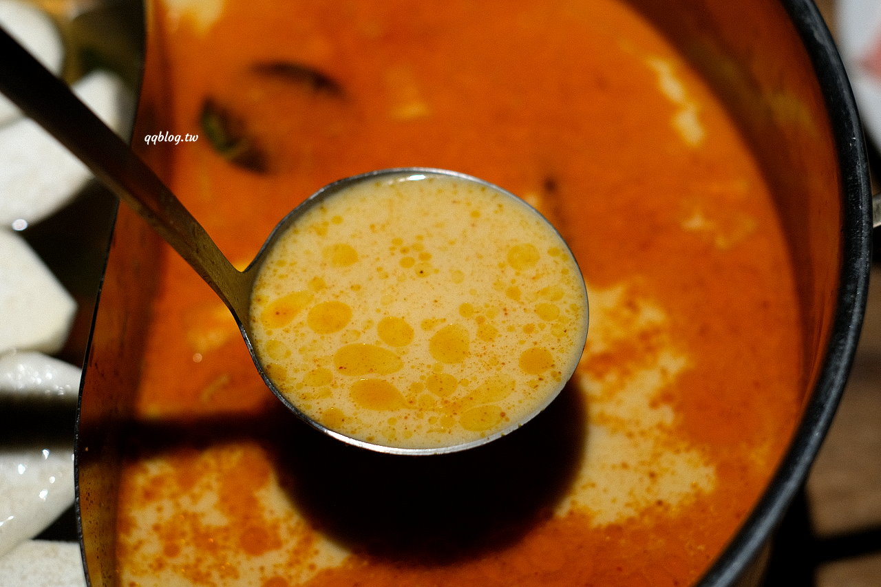 台中北屯︱泰滾 Rolling Thai 泰式火鍋．熱帶叢林風格很吸睛，一秒回到泰國，營業到凌晨2:00，夜貓子有宵夜可以啦 @QQ的懶骨頭