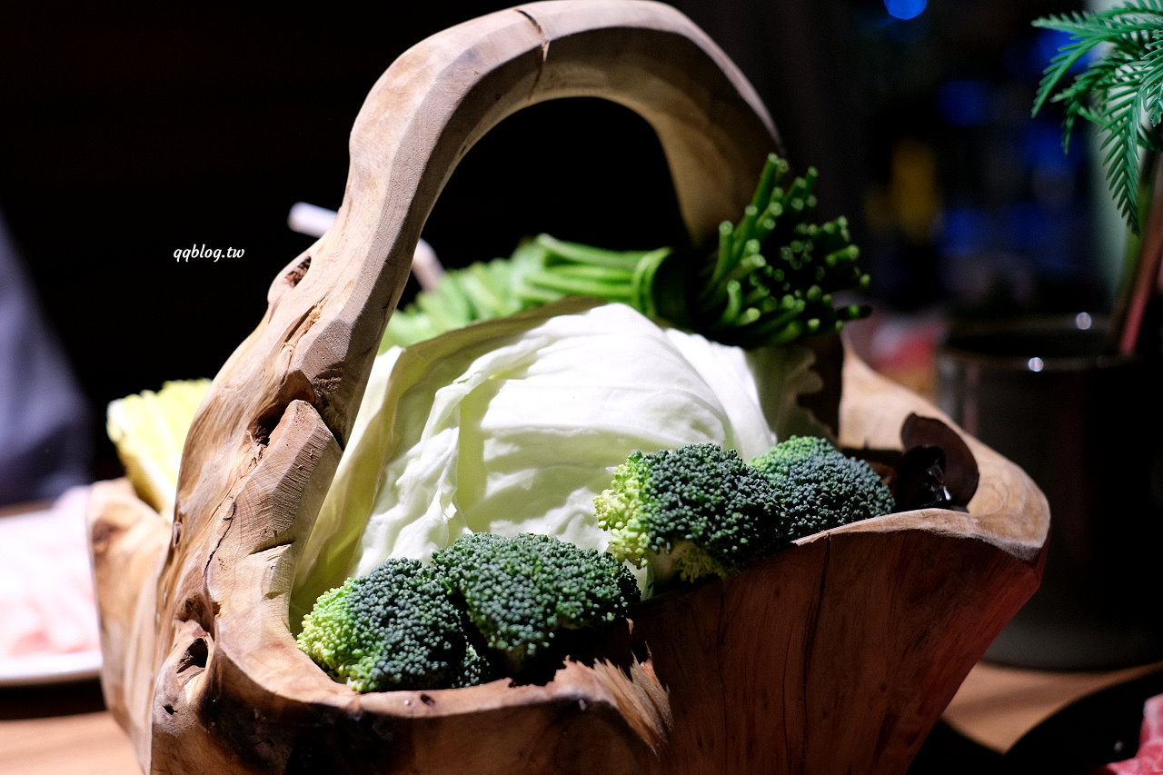 台中北屯︱泰滾 Rolling Thai 泰式火鍋．熱帶叢林風格很吸睛，一秒回到泰國，營業到凌晨2:00，夜貓子有宵夜可以啦 @QQ的懶骨頭