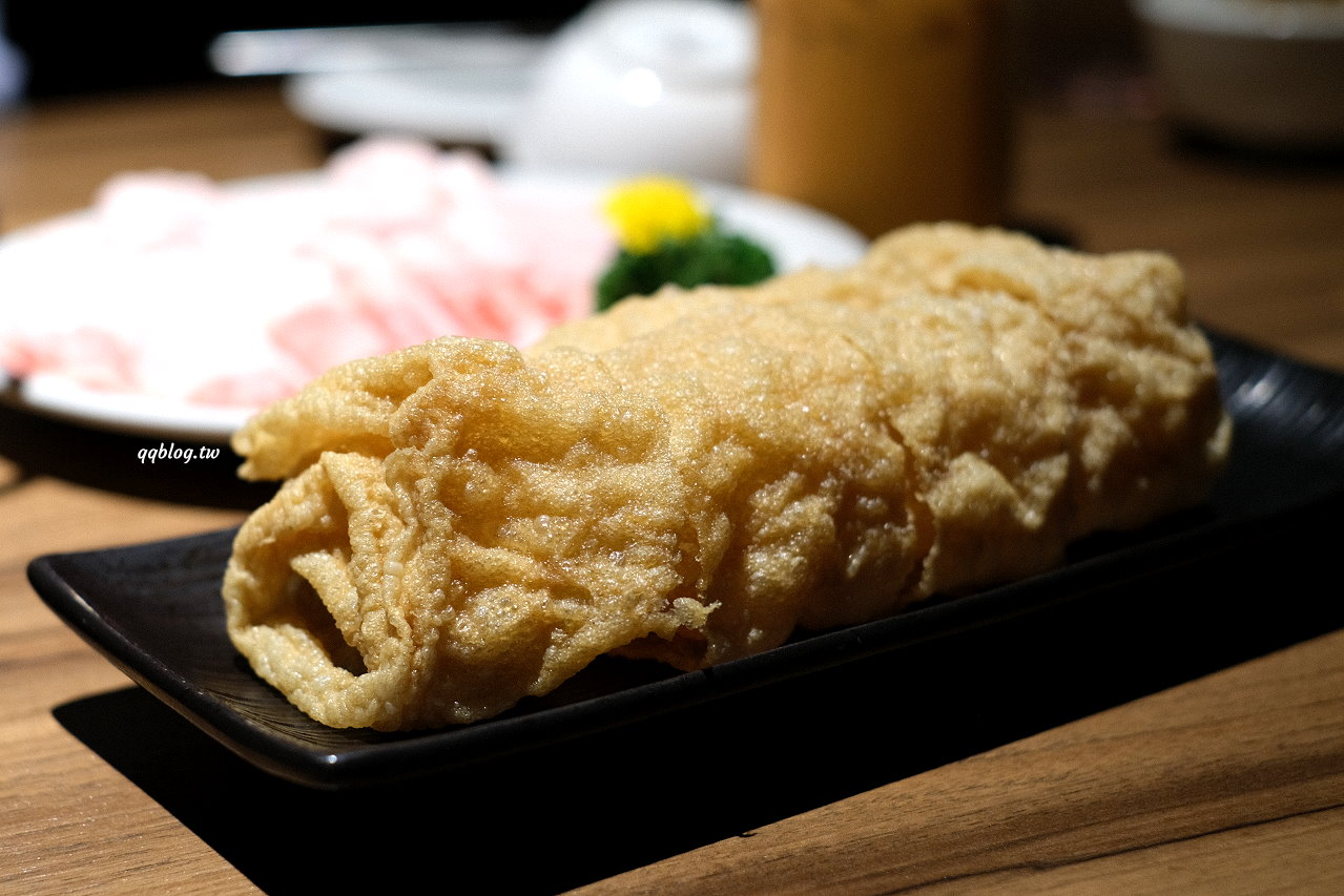 台中北屯︱泰滾 Rolling Thai 泰式火鍋．熱帶叢林風格很吸睛，一秒回到泰國，營業到凌晨2:00，夜貓子有宵夜可以啦 @QQ的懶骨頭