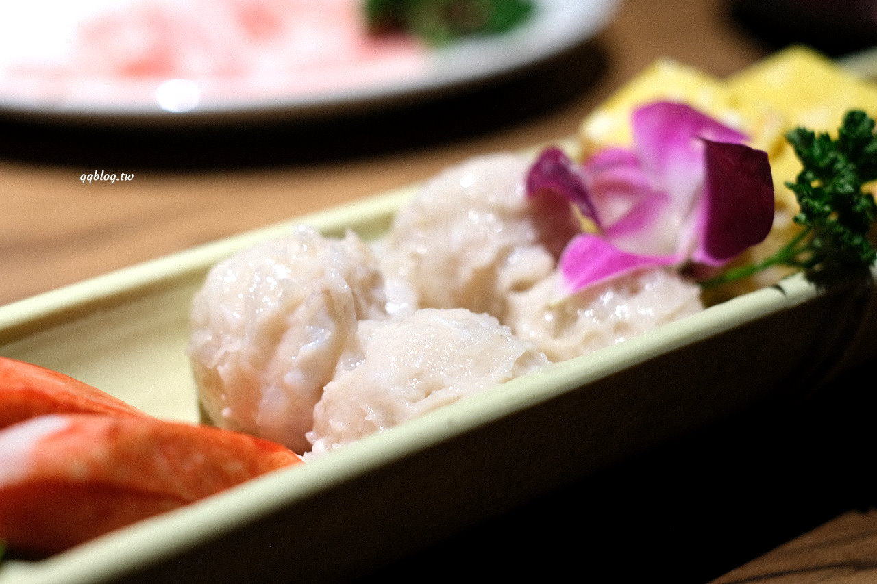 台中北屯︱泰滾 Rolling Thai 泰式火鍋．熱帶叢林風格很吸睛，一秒回到泰國，營業到凌晨2:00，夜貓子有宵夜可以啦 @QQ的懶骨頭