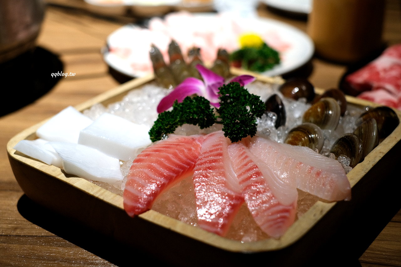 台中北屯︱泰滾 Rolling Thai 泰式火鍋．熱帶叢林風格很吸睛，一秒回到泰國，營業到凌晨2:00，夜貓子有宵夜可以啦 @QQ的懶骨頭