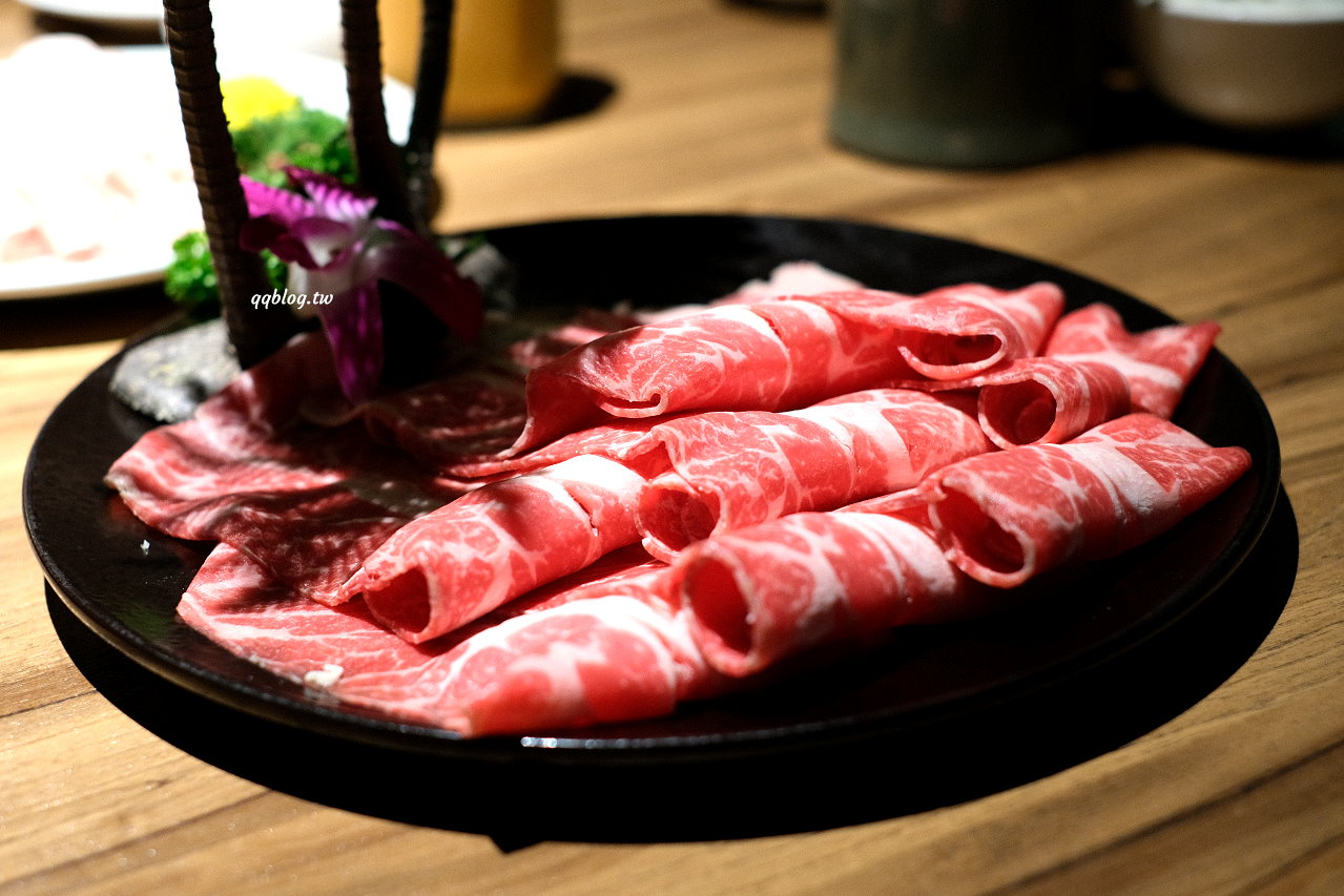 台中北屯︱泰滾 Rolling Thai 泰式火鍋．熱帶叢林風格很吸睛，一秒回到泰國，營業到凌晨2:00，夜貓子有宵夜可以啦 @QQ的懶骨頭