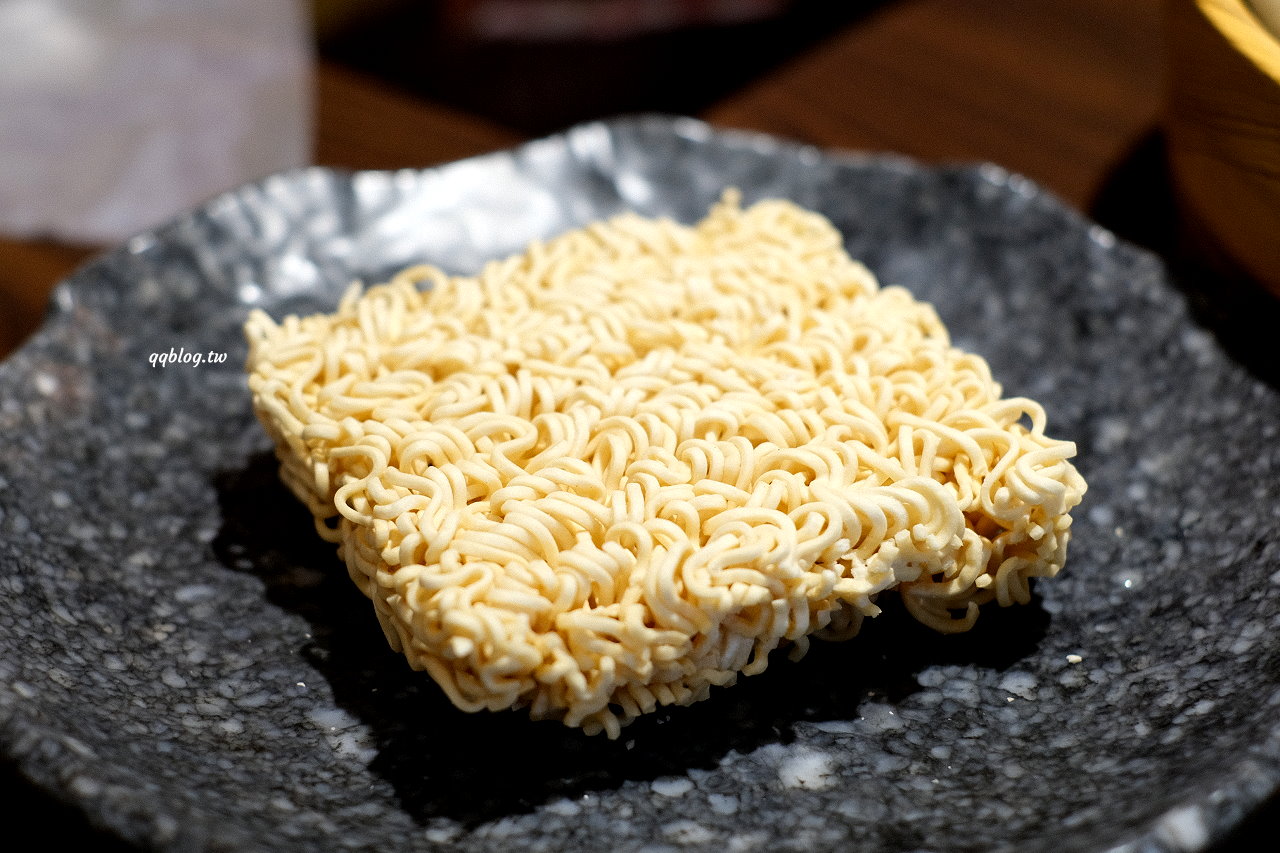 台中北屯︱燒瓶子。大肆の鍋．來自彰化員林的人氣火鍋，一個人也可以吃鴛鴦鍋 @QQ的懶骨頭