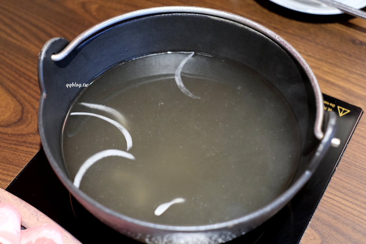 台中北屯︱燒瓶子。大肆の鍋．來自彰化員林的人氣火鍋，一個人也可以吃鴛鴦鍋 @QQ的懶骨頭