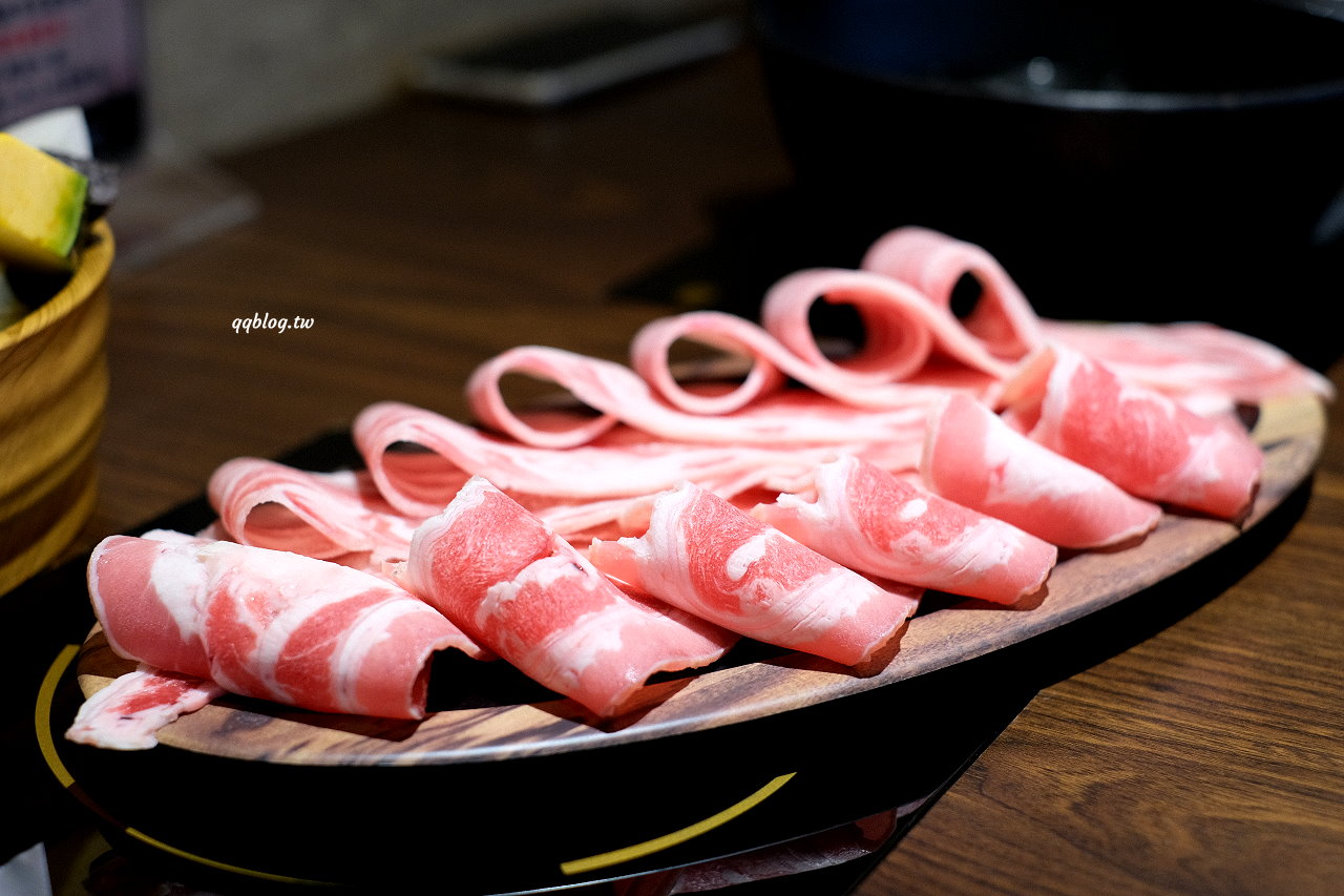 台中北屯︱燒瓶子。大肆の鍋．來自彰化員林的人氣火鍋，一個人也可以吃鴛鴦鍋 @QQ的懶骨頭