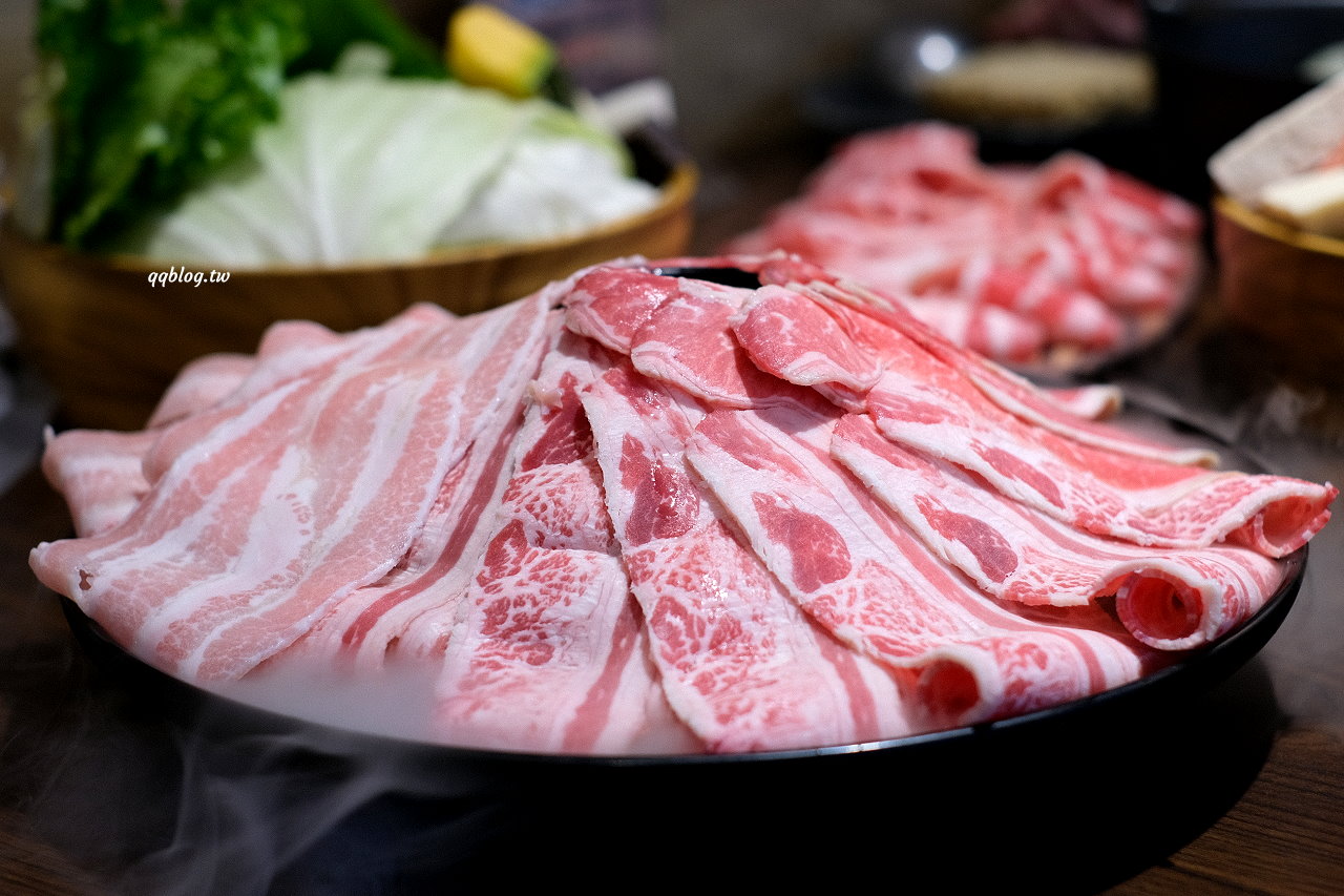 台中北屯︱燒瓶子。大肆の鍋．來自彰化員林的人氣火鍋，一個人也可以吃鴛鴦鍋 @QQ的懶骨頭