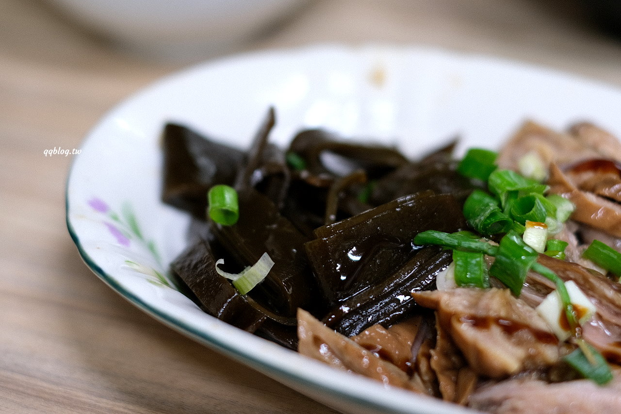 台中東勢︱東勢鮮蝦大餛飩．大size鮮蝦餛飩口味好，小菜、米糕、排骨酥麵也是不能錯過 @QQ的懶骨頭