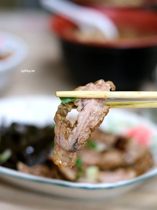 台中東勢︱東勢鮮蝦大餛飩．大size鮮蝦餛飩口味好，小菜、米糕、排骨酥麵也是不能錯過 @QQ的懶骨頭