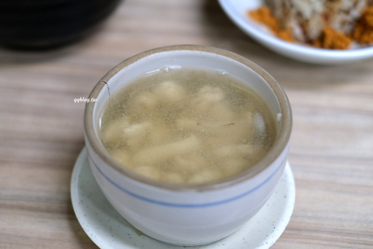 台中東勢︱東勢鮮蝦大餛飩．大size鮮蝦餛飩口味好，小菜、米糕、排骨酥麵也是不能錯過 @QQ的懶骨頭