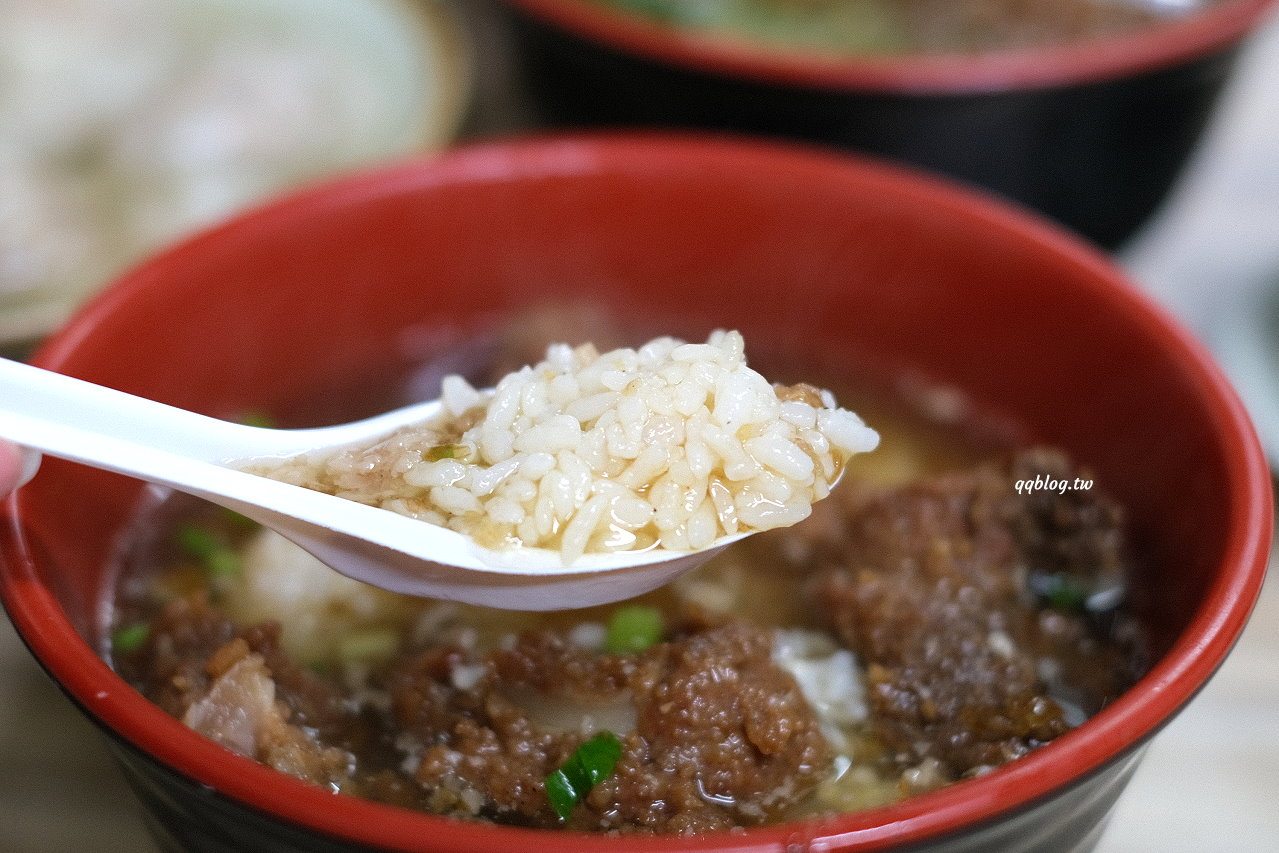 台中東勢︱東勢鮮蝦大餛飩．大size鮮蝦餛飩口味好，小菜、米糕、排骨酥麵也是不能錯過 @QQ的懶骨頭