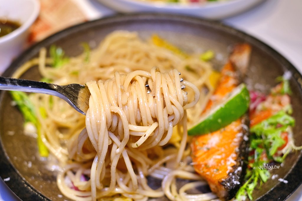 台中西區︱打盹 nap&#038;knife 義大利麵專賣．Google評價高達4.6顆星的義式料理，近廣三Sogo @QQ的懶骨頭