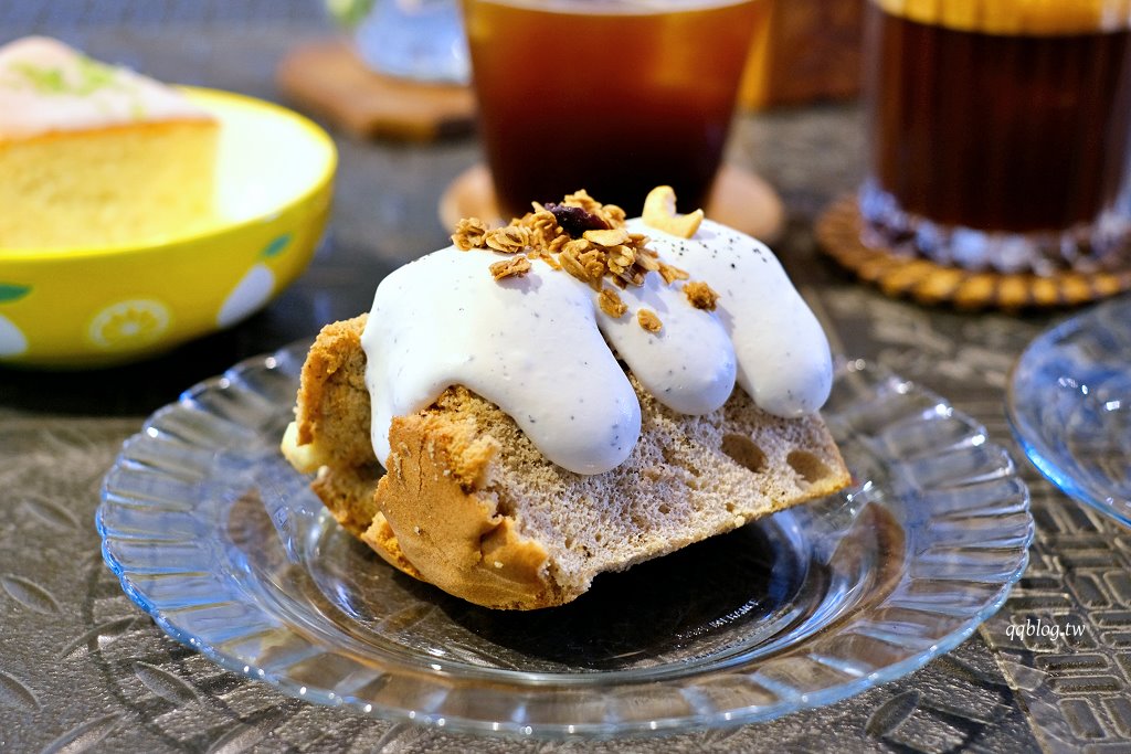 台中北區︱玖安飛飛 Coffee &#038; Makeup．結合咖啡師、化妝師的複合式咖啡甜點店，中醫商圈美食 @QQ的懶骨頭