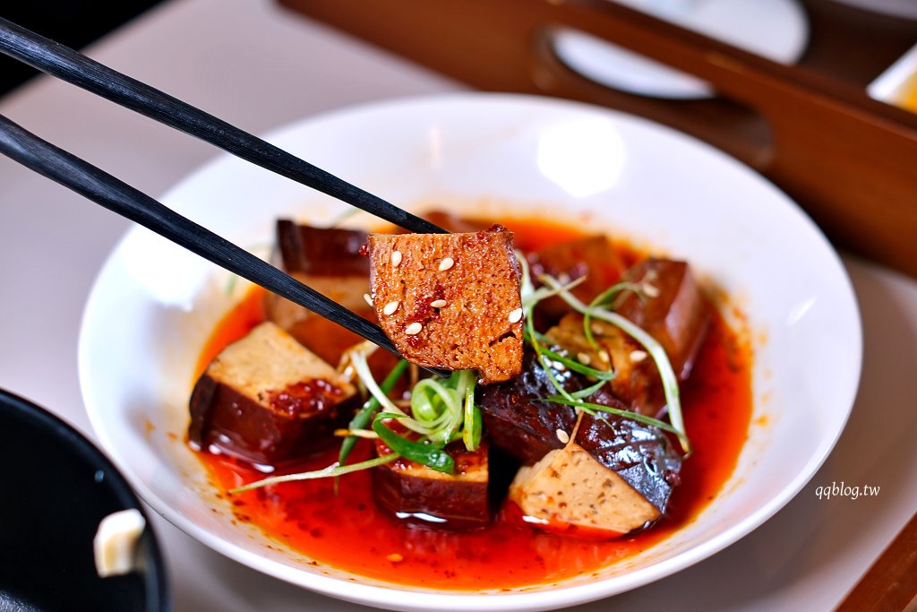 台中北屯︱咖哩厚台灣茶咖哩hong te curry 中清支店．將台灣茶融入日式咖哩，加入茶湯變成茶泡飯 @QQ的懶骨頭