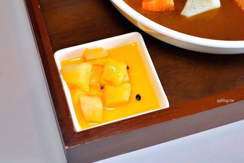 台中北屯︱咖哩厚台灣茶咖哩hong te curry 中清支店．將台灣茶融入日式咖哩，加入茶湯變成茶泡飯 @QQ的懶骨頭