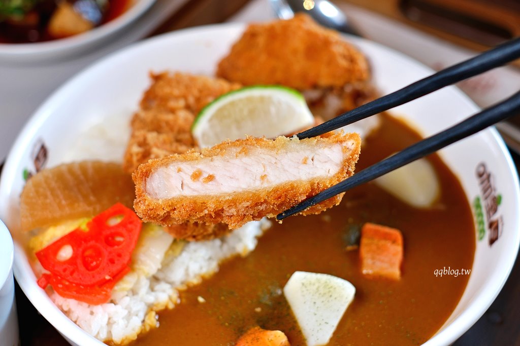 台中北屯︱咖哩厚台灣茶咖哩hong te curry 中清支店．將台灣茶融入日式咖哩，加入茶湯變成茶泡飯 @QQ的懶骨頭