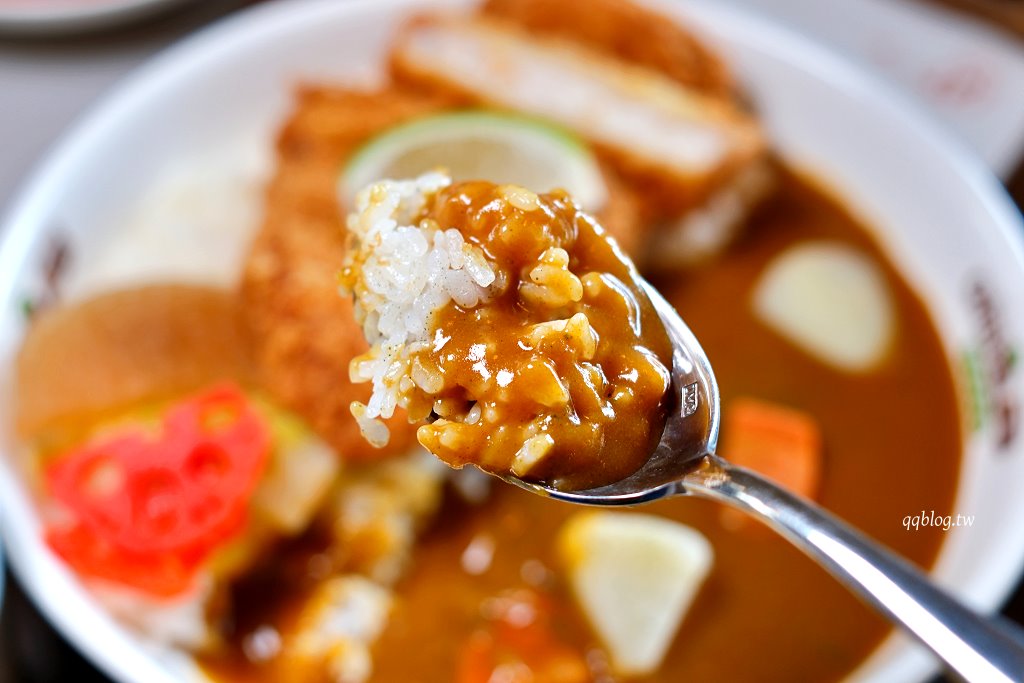台中北屯︱咖哩厚台灣茶咖哩hong te curry 中清支店．將台灣茶融入日式咖哩，加入茶湯變成茶泡飯 @QQ的懶骨頭