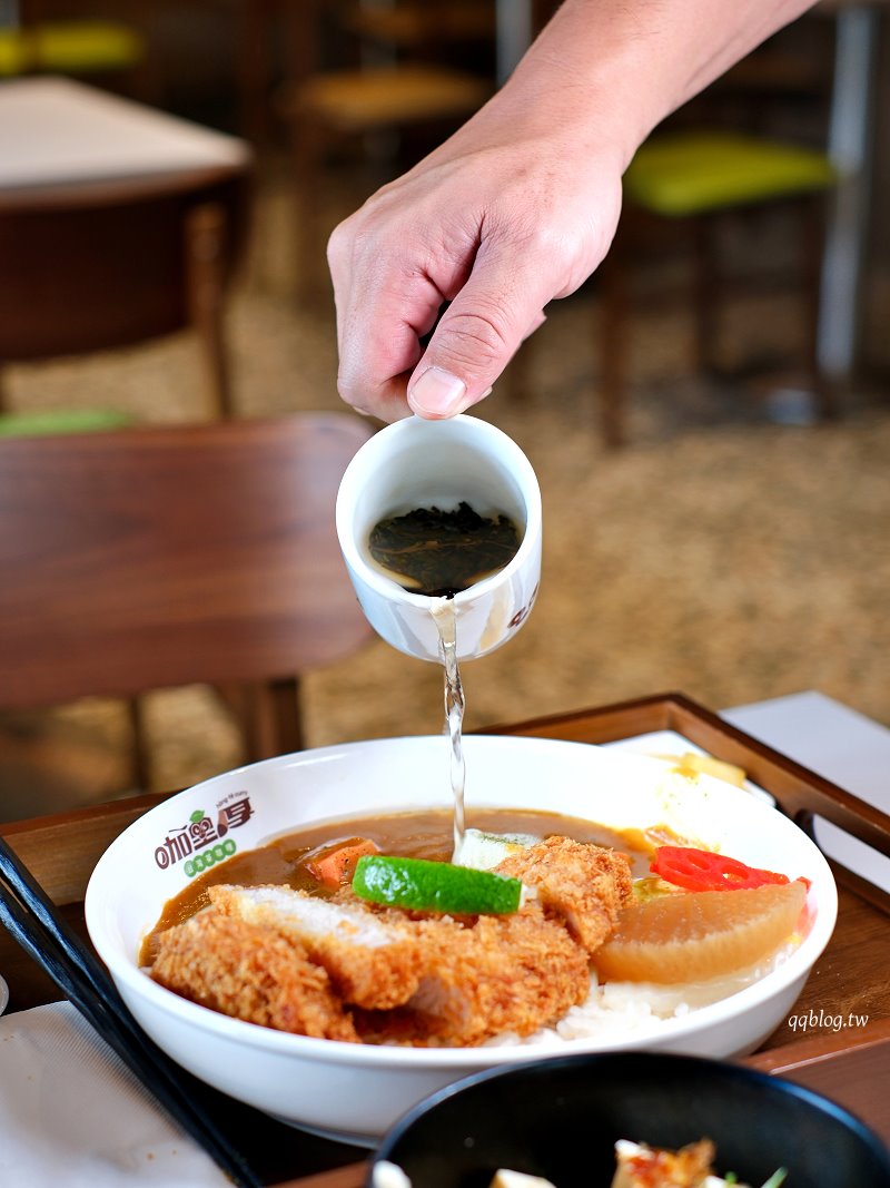 台中北屯︱咖哩厚台灣茶咖哩hong te curry 中清支店．將台灣茶融入日式咖哩，加入茶湯變成茶泡飯 @QQ的懶骨頭