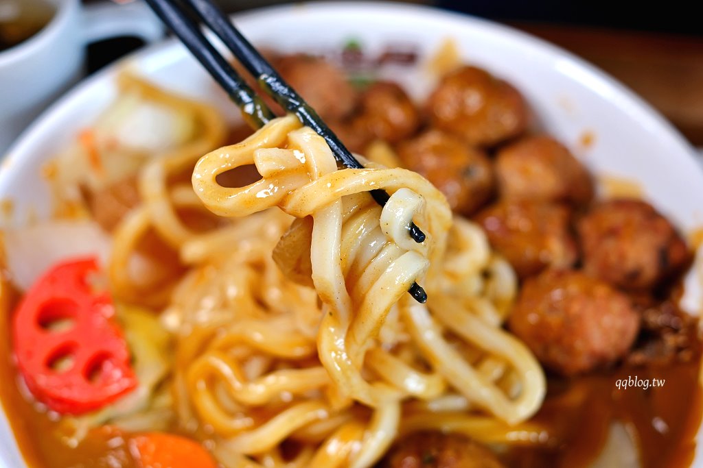 台中北屯︱咖哩厚台灣茶咖哩hong te curry 中清支店．將台灣茶融入日式咖哩，加入茶湯變成茶泡飯 @QQ的懶骨頭