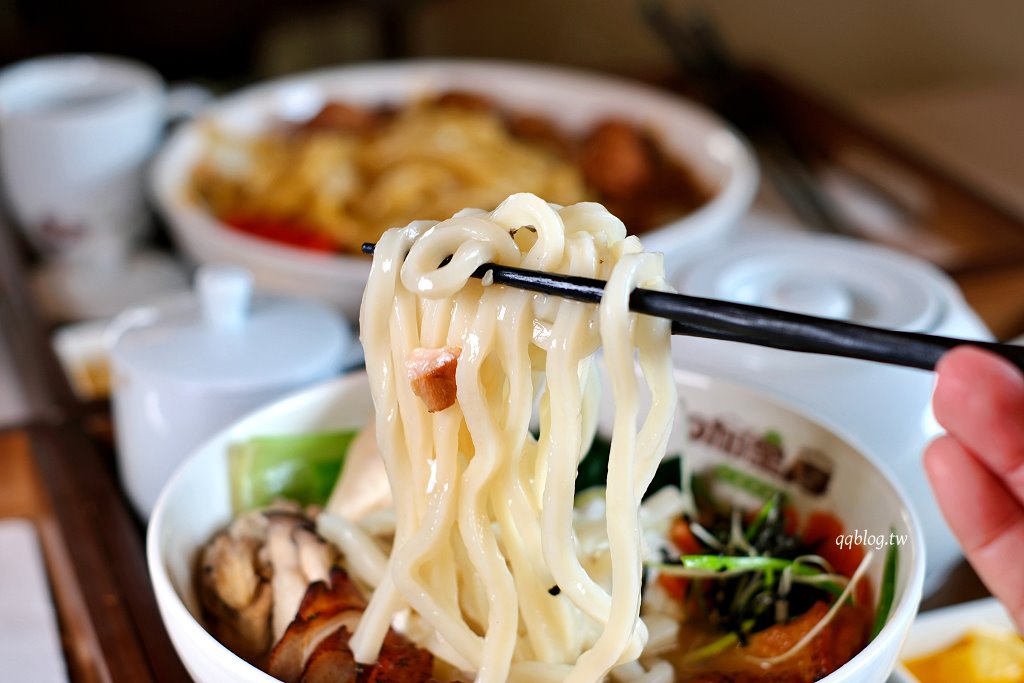 台中北屯︱咖哩厚台灣茶咖哩hong te curry 中清支店．將台灣茶融入日式咖哩，加入茶湯變成茶泡飯 @QQ的懶骨頭