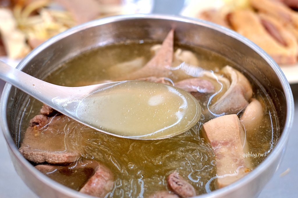 高雄鹽埕︱冬粉王．鹽埕營業超過55年的在地老店，搭配各種豬內臟，全天候營業 @QQ的懶骨頭