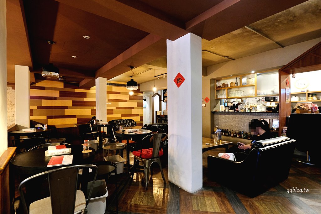 台中西區︱昨日花卷 跨界好食 offer oh fusion restaurant．中西合併的老江湖雙人合菜新登場，勤美商圈美食推薦 @QQ的懶骨頭