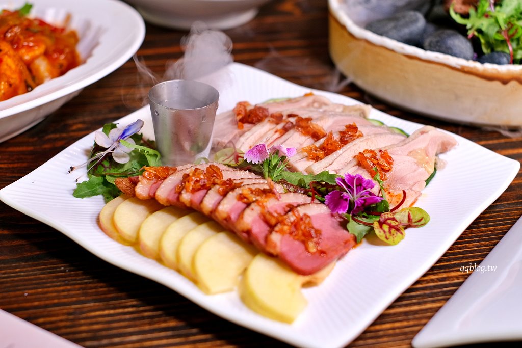 台中西區︱昨日花卷 跨界好食 offer oh fusion restaurant．中西合併的老江湖雙人合菜新登場，勤美商圈美食推薦 @QQ的懶骨頭