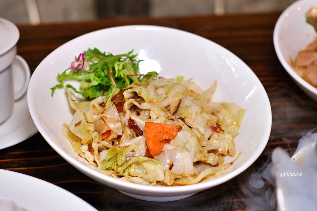 台中西區︱昨日花卷 跨界好食 offer oh fusion restaurant．中西合併的老江湖雙人合菜新登場，勤美商圈美食推薦 @QQ的懶骨頭